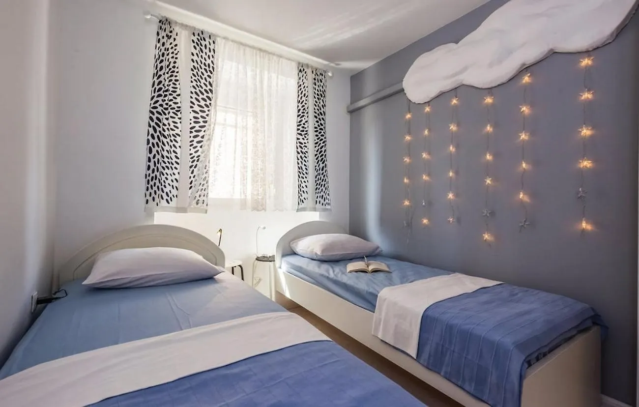 Apartments With A Parking Space Crikvenica - 14631 Croatia